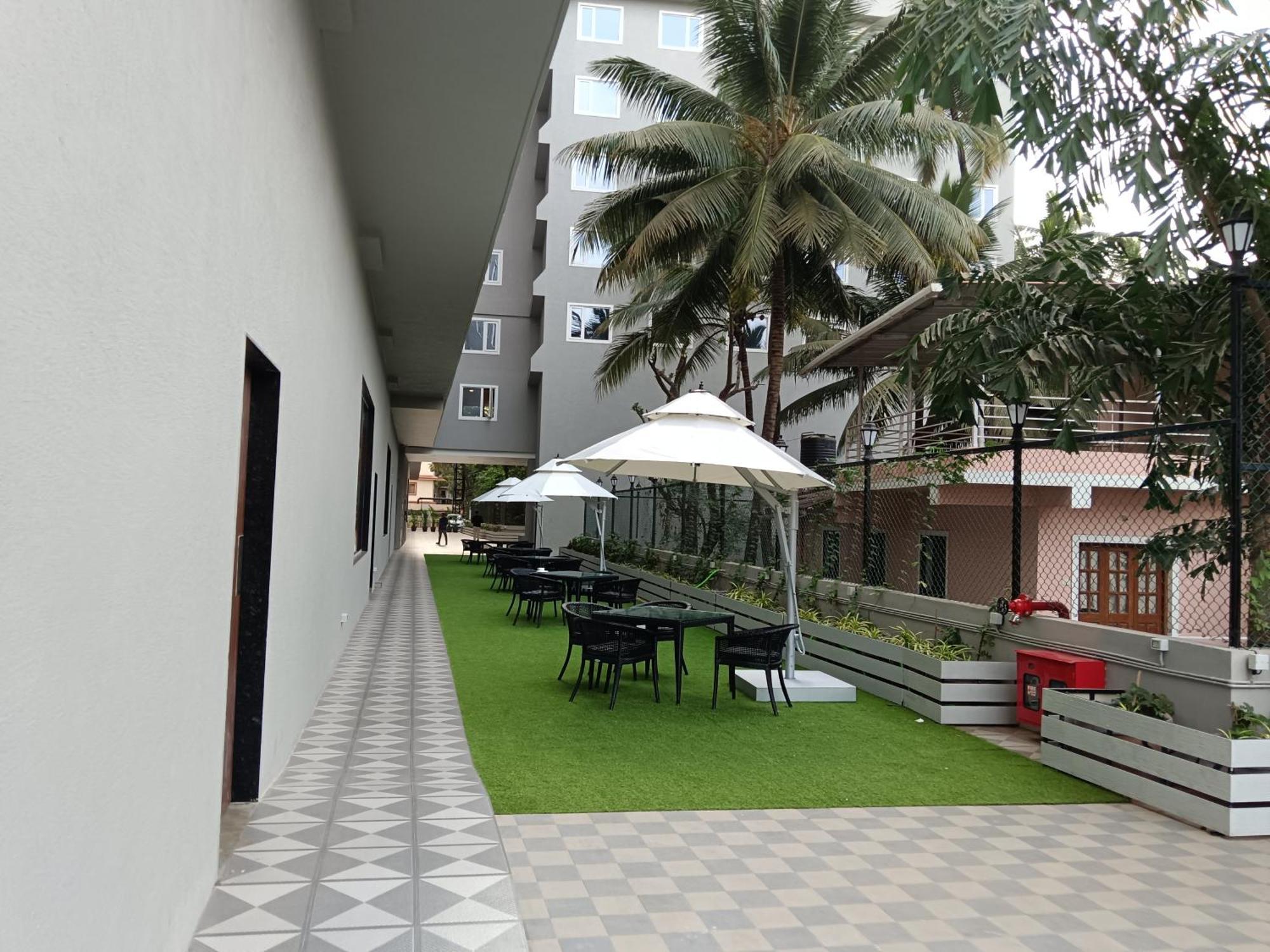 Ginger Goa Candolim Exterior photo